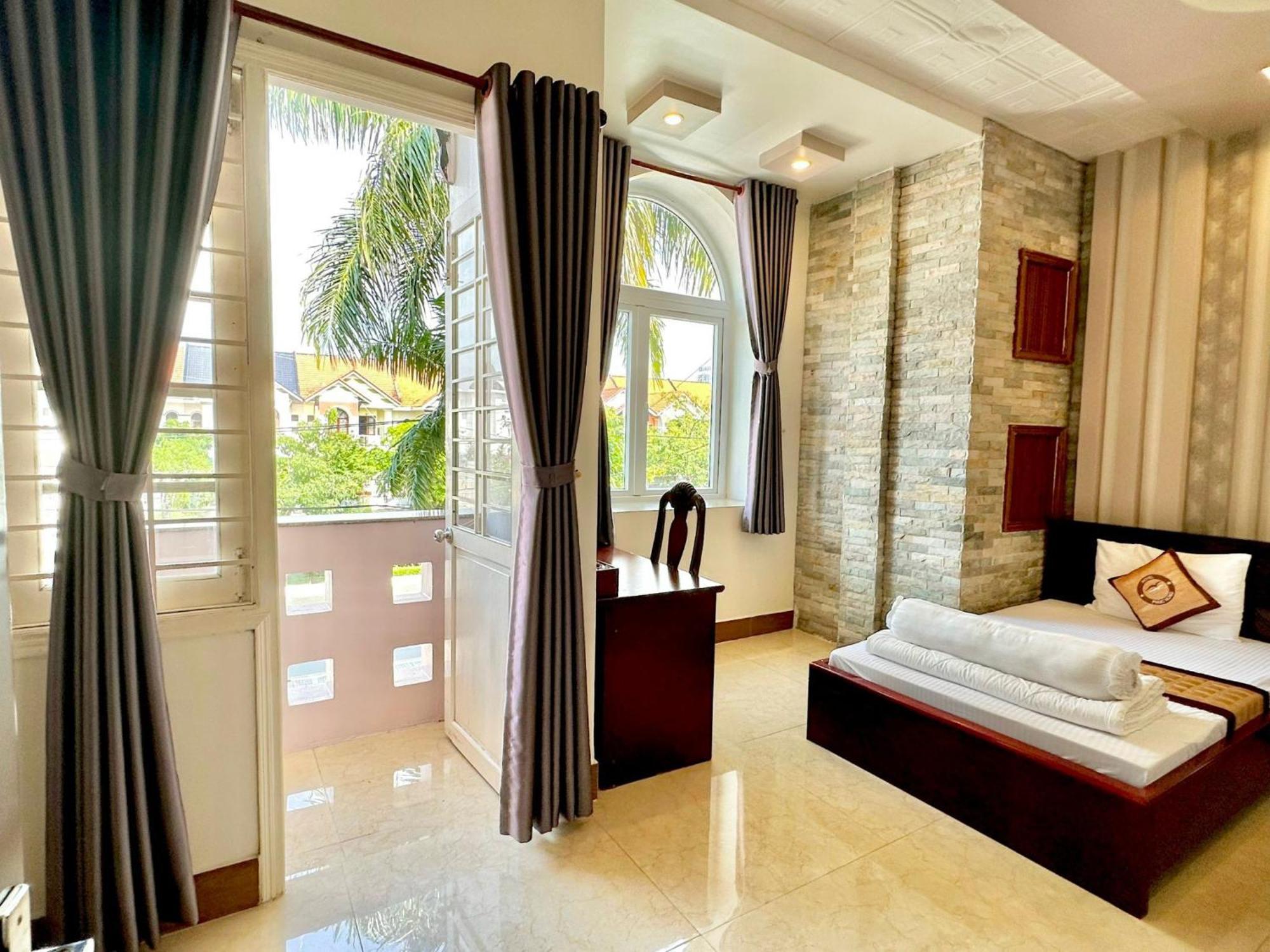 Phuc Hung Hotel Рач Джа Екстериор снимка